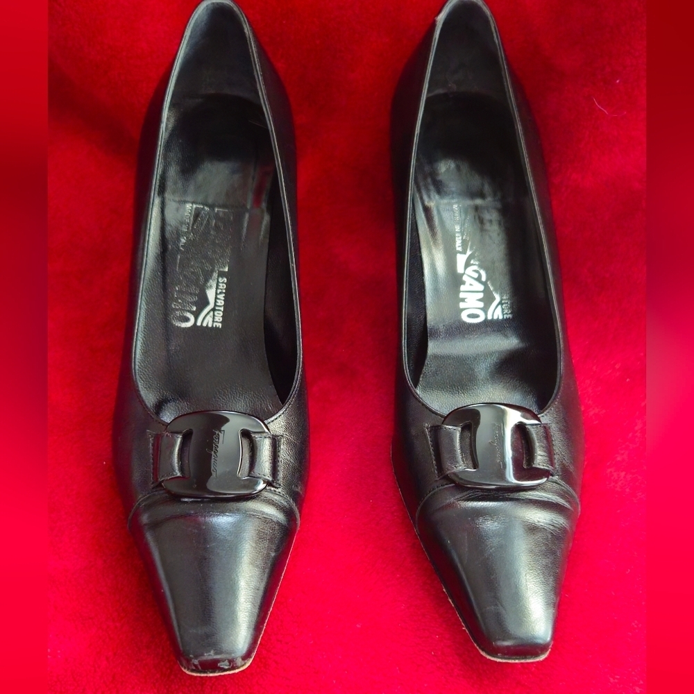 Salvatore Ferragamo Black Leather Pointed-Toe w/Gancini Buckle Pumps -Size 6.5